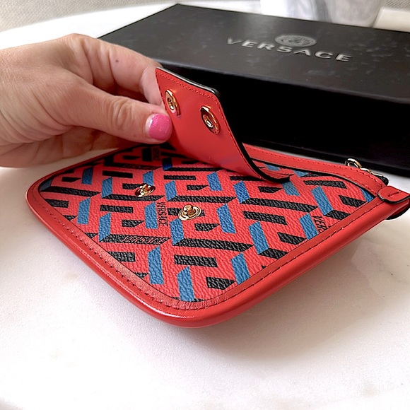 ❤️💙NIB Versace La Greca Leather Belt Bag/Coin Purse - Picture 3 of 7